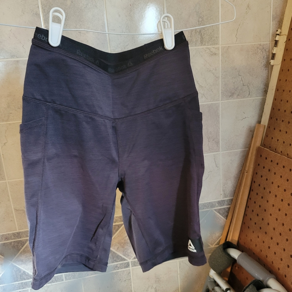 5/$15 reebok athletic biker shorts with pockets